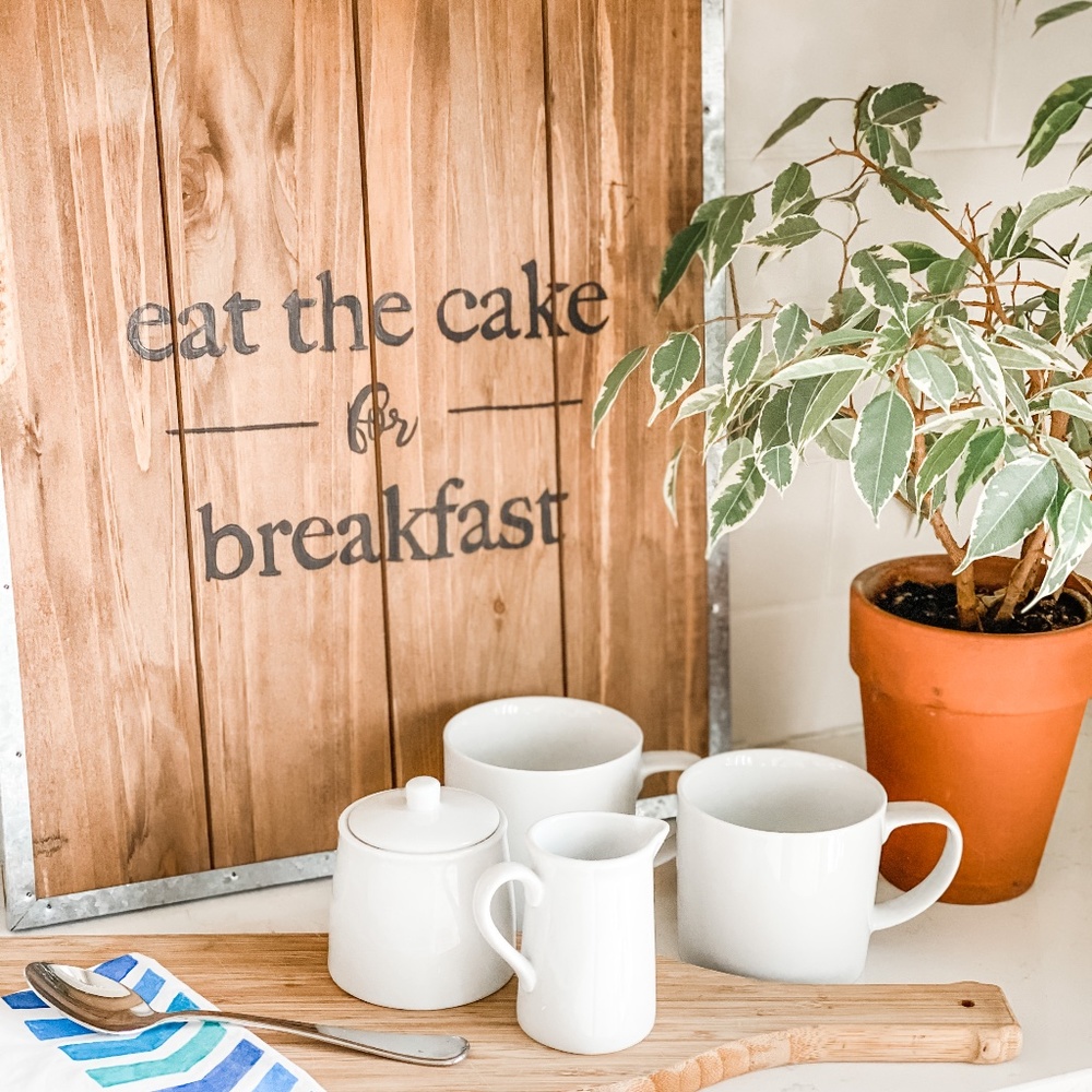 Hand lettered farmhouse sign